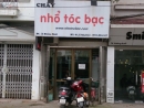 Một trong hai cửa hàng nhổ tóc bạc của anh Nguyễn Anh Dũng