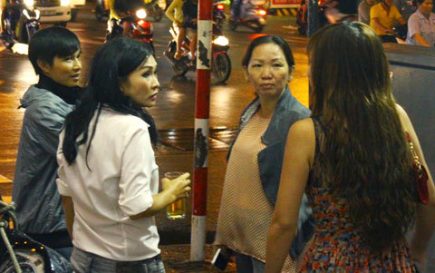 Phương Thanh nói chuyện cùng các chủ nợ của Siu Black.