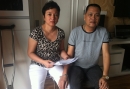 Chị Đặng Thị Kim Hà cùng chồng bức xúc với bản án.  Ảnh: T.G